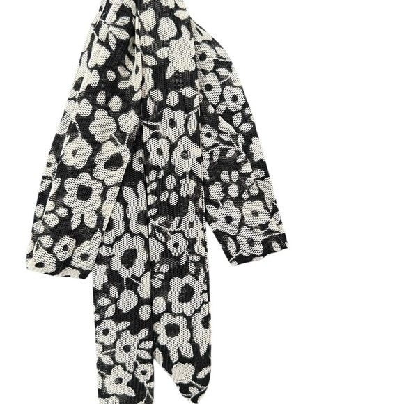 Women’s Floral Black and Cream Women's Top with Bow Size XL - Picture 3 of 7